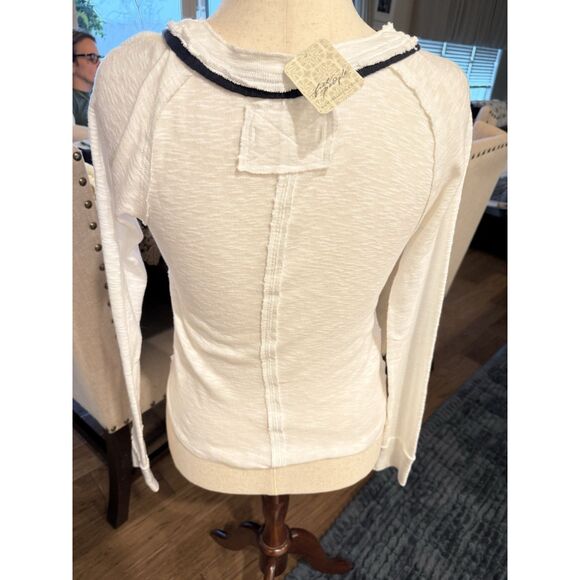 Free People Woman’s Cardigan Size Medium NWT - Picture 3 of 8